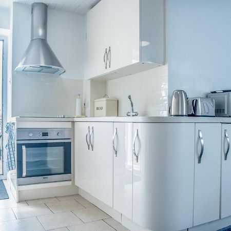 St Julians View - 1 Bedroom Apartment - Тенбі Екстер'єр фото