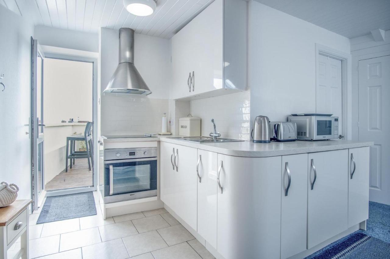 St Julians View - 1 Bedroom Apartment - Тенбі Екстер'єр фото